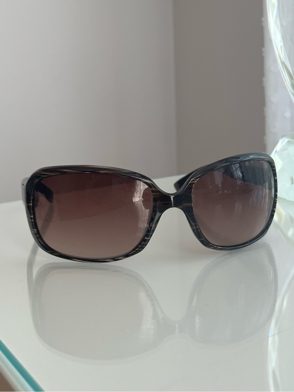 Y2K Women’s Bold Black Gradient Lens Oversized Sunglasses